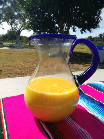 Dos Sueños 84-ounce capacity, perfect for family meals and gatherings.