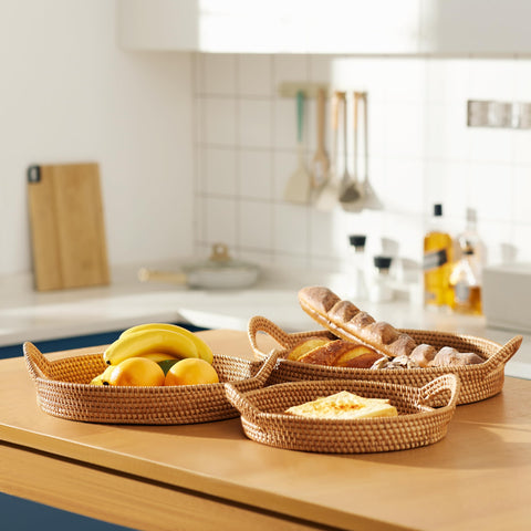 Double Gift wicker serving tray with handles for easy transport.