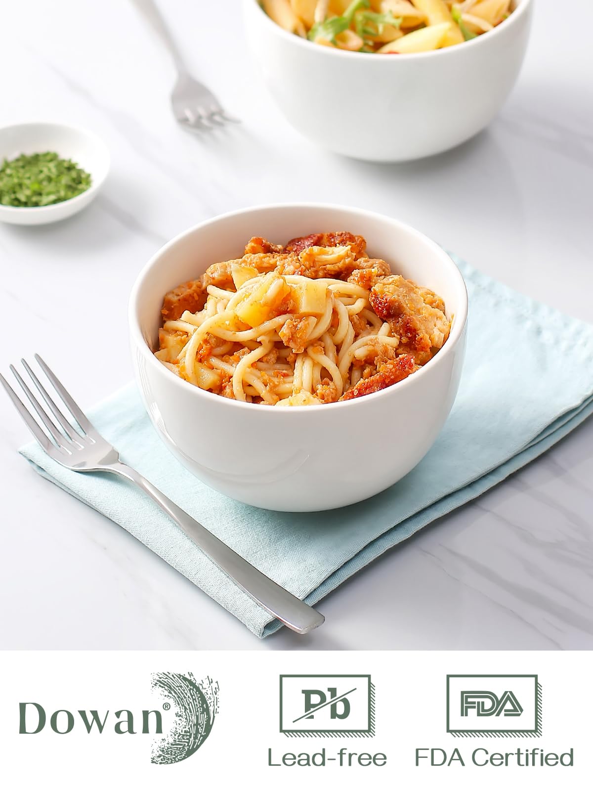 DOWAN bow-design bowl with comfortable handle for easy serving.