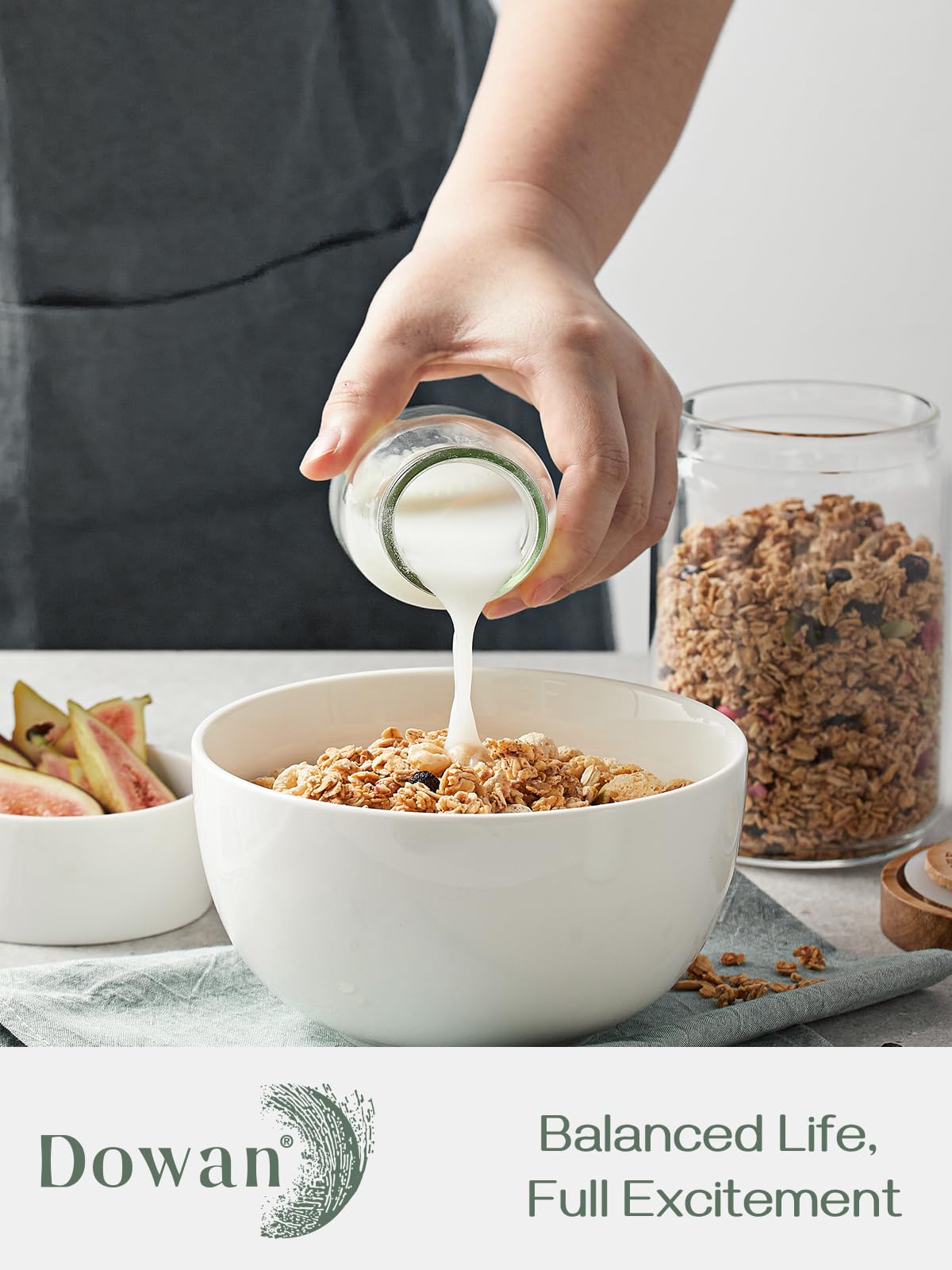 DOWAN round white cereal bowl ideal for oatmeal and cereals.