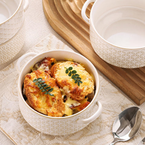 DOWAN French onion soup bowl with cheese topping