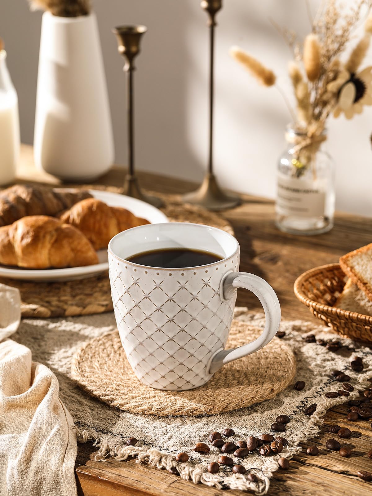 DOWAN mugs with weighted base for stable handling while sipping