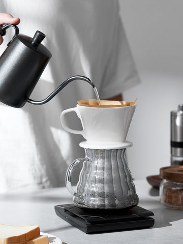 DOWAN pour-over with V-shaped conical design promotes even brewing and flavor extraction.