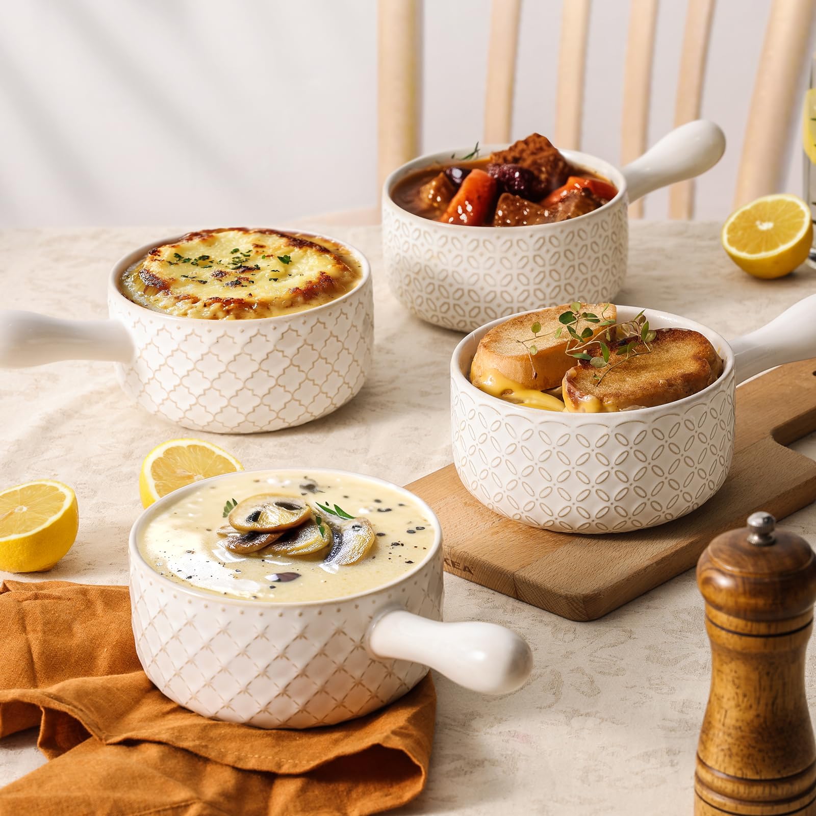 DOWAN scratch-resistant glaze keeps bowls looking fresh after everyday use.