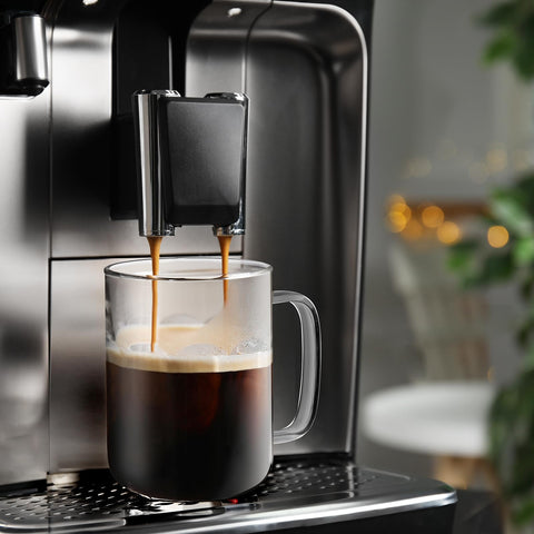 DRASTAR acacia wood lid seals tightly to minimize spills and keep beverages warm