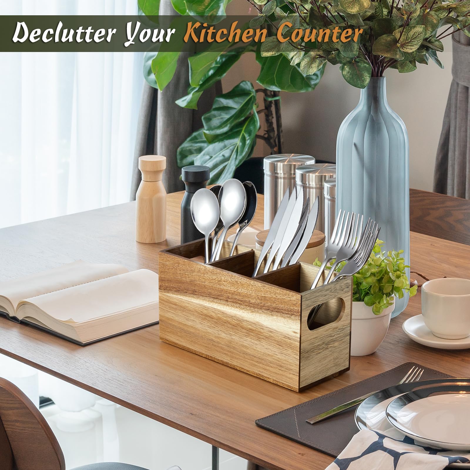 Acacia wood texture highlights natural warmth in the DRASTAR organizer.
