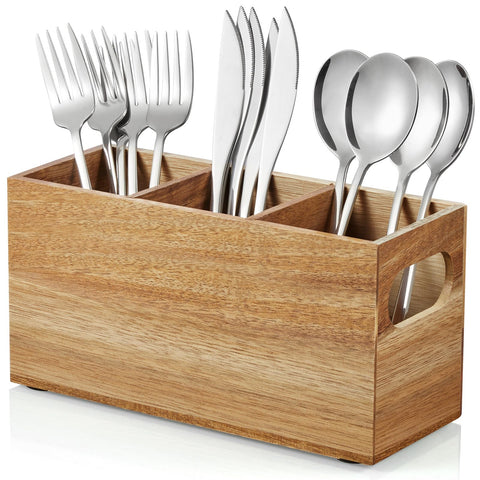 DRASTAR silverware holder in acacia wood close-up, showing natural grain and warmth.