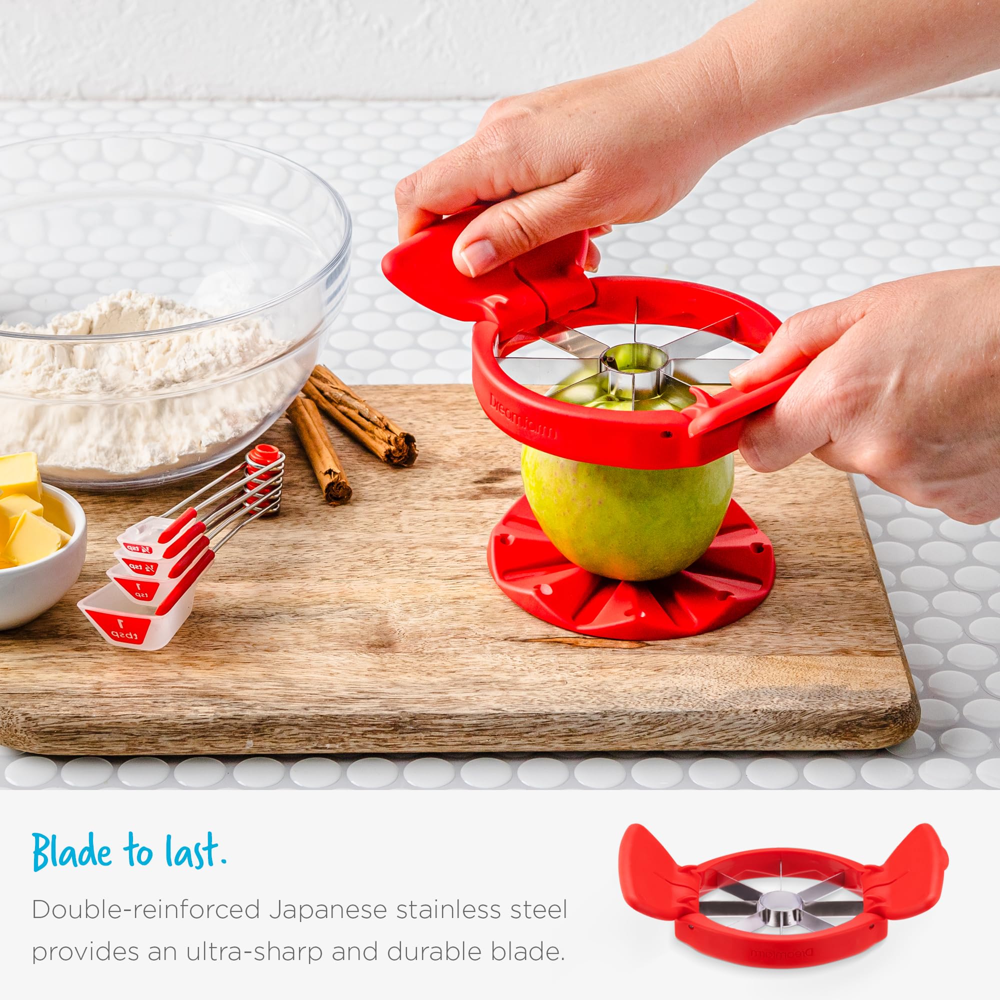 Dreamfarm Flapple fold-flat cover protects blades during storage.