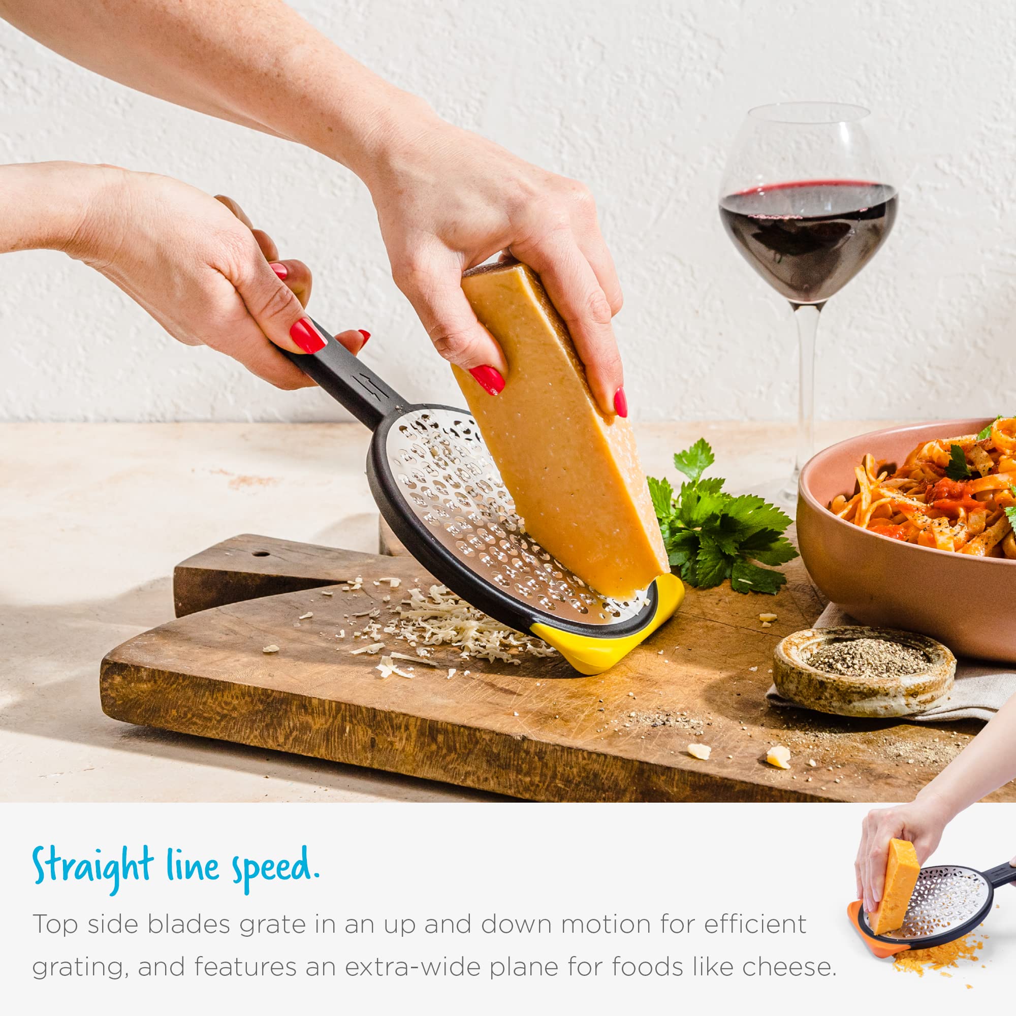 Dreamfarm Ograte safety cover protects blades for safe storage.