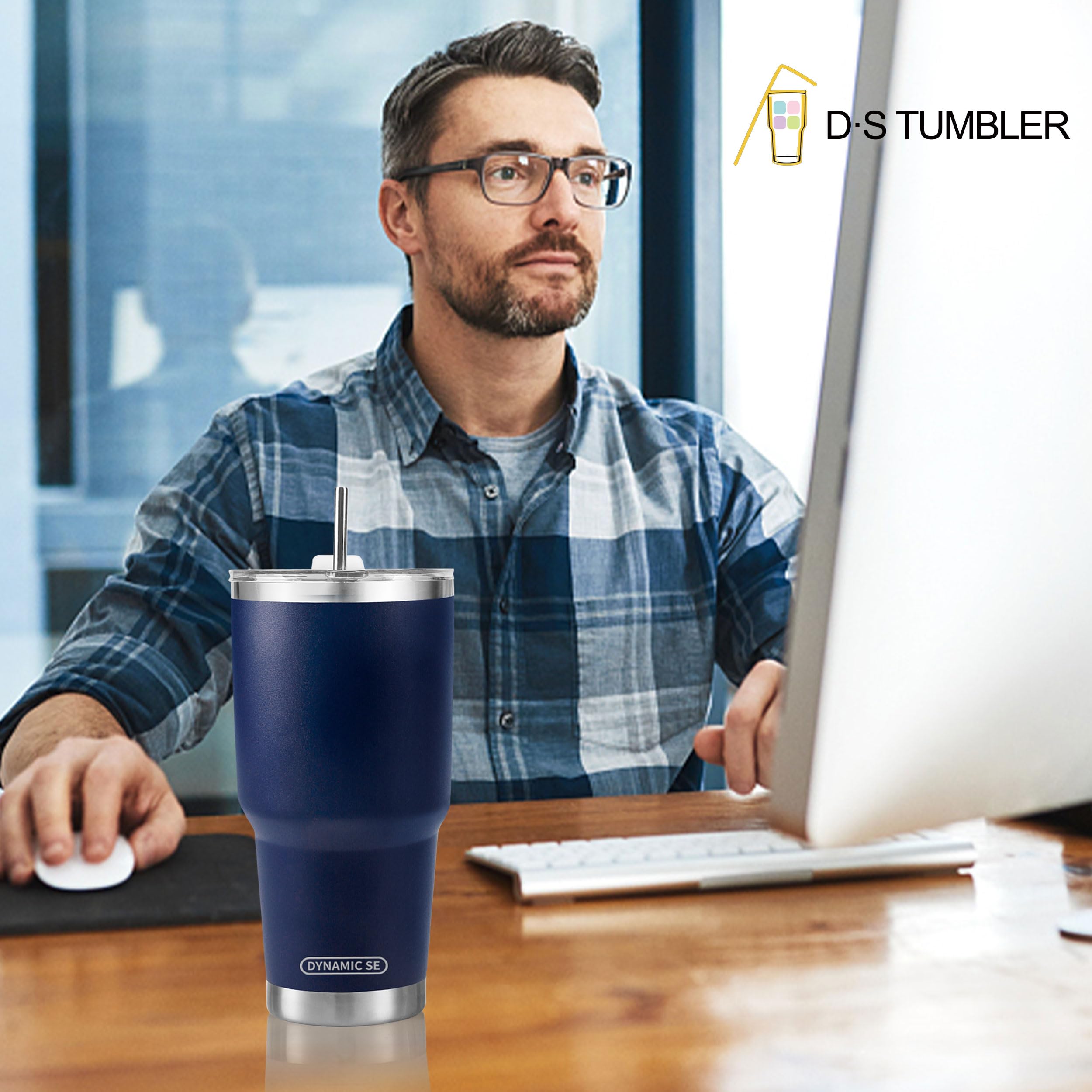 D·S navy tumbler in on-the-go setup for travel and daily commutes.