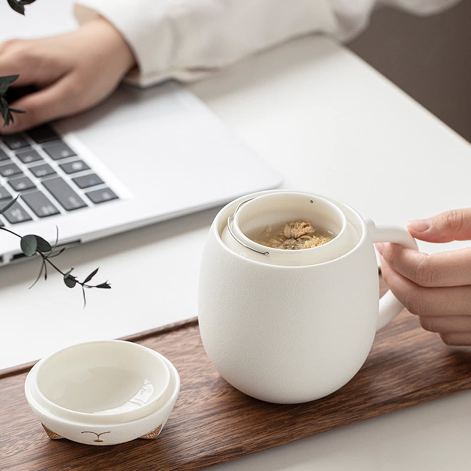 DUANMUL cat mug with infuser and lid keeps tea hot while steeping.