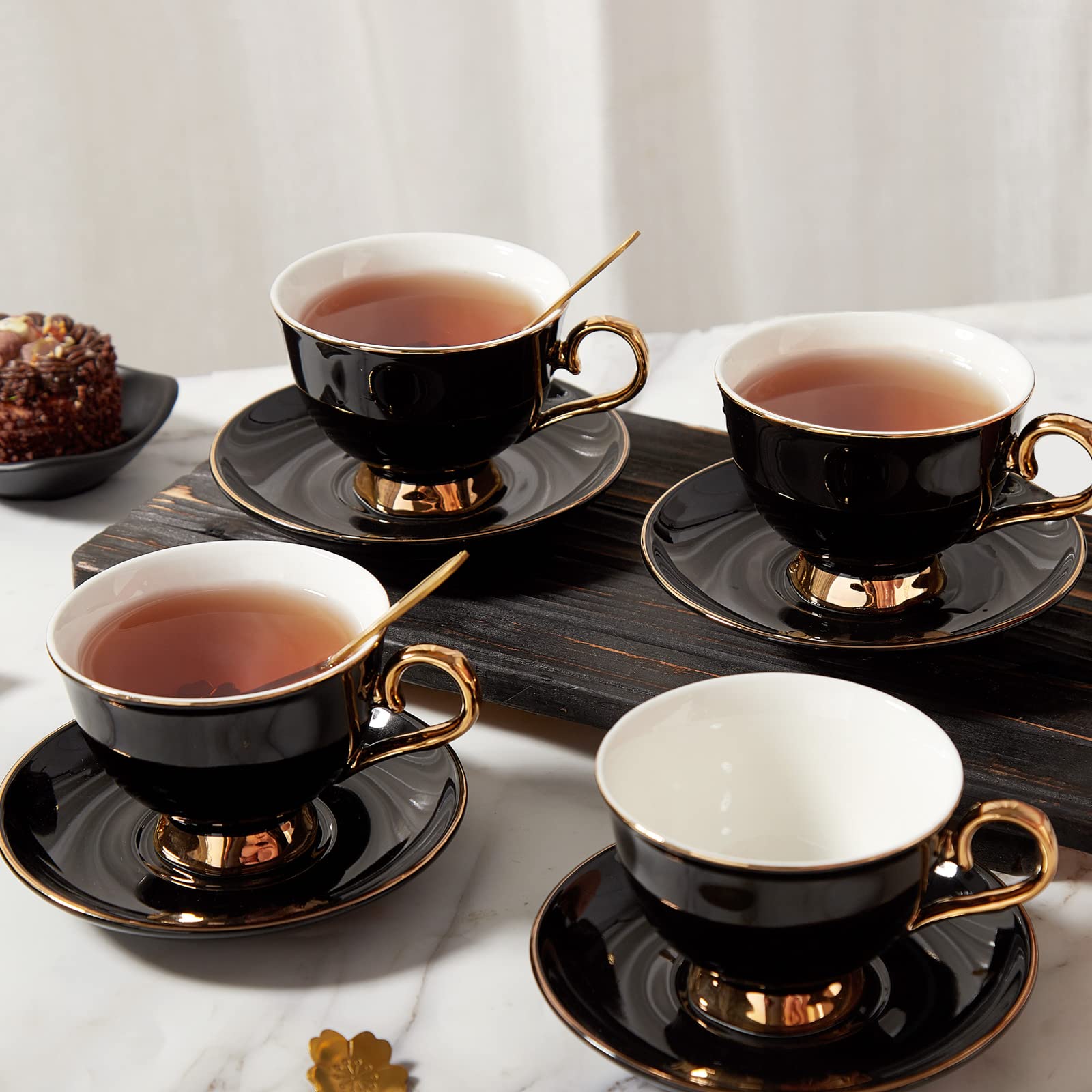 DUJUST porcelain tea set in a stylish black glaze for modern tables.