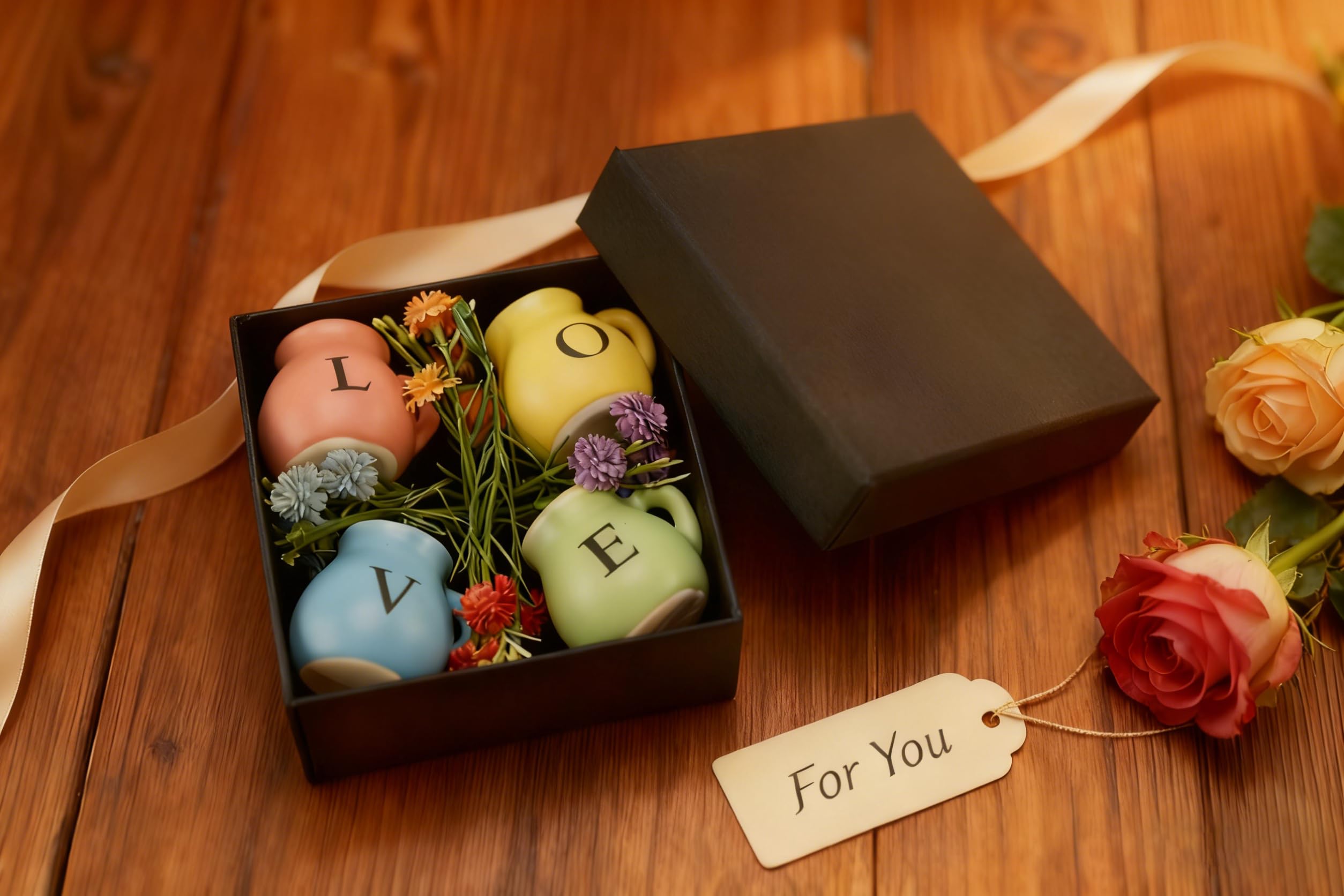 DUNGGLE faux flowers complete the mini vases for instant charm.