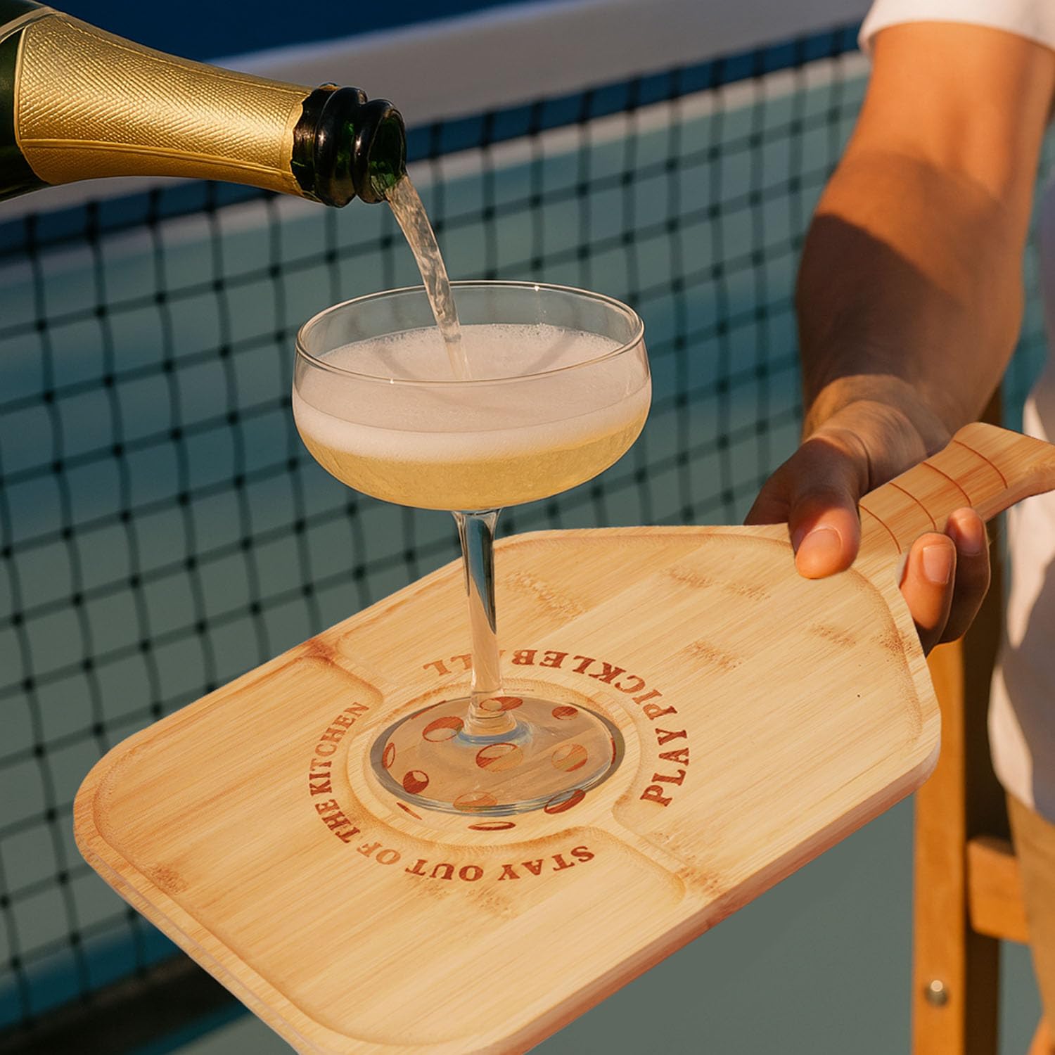 DWATAN durable tray resists wear while hosting friends and family.