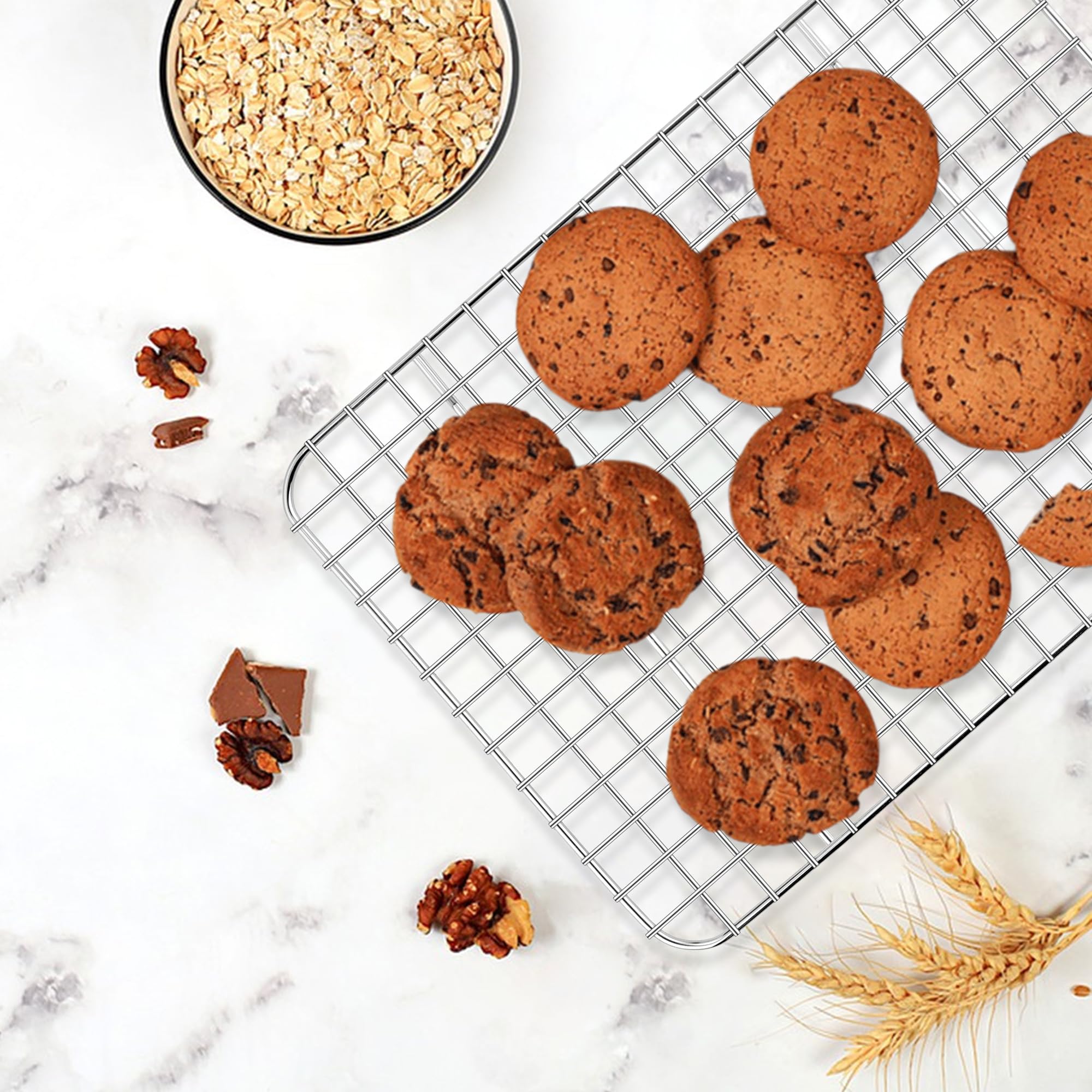 E-far flat-bottom tray with raised rack ensures even heat distribution