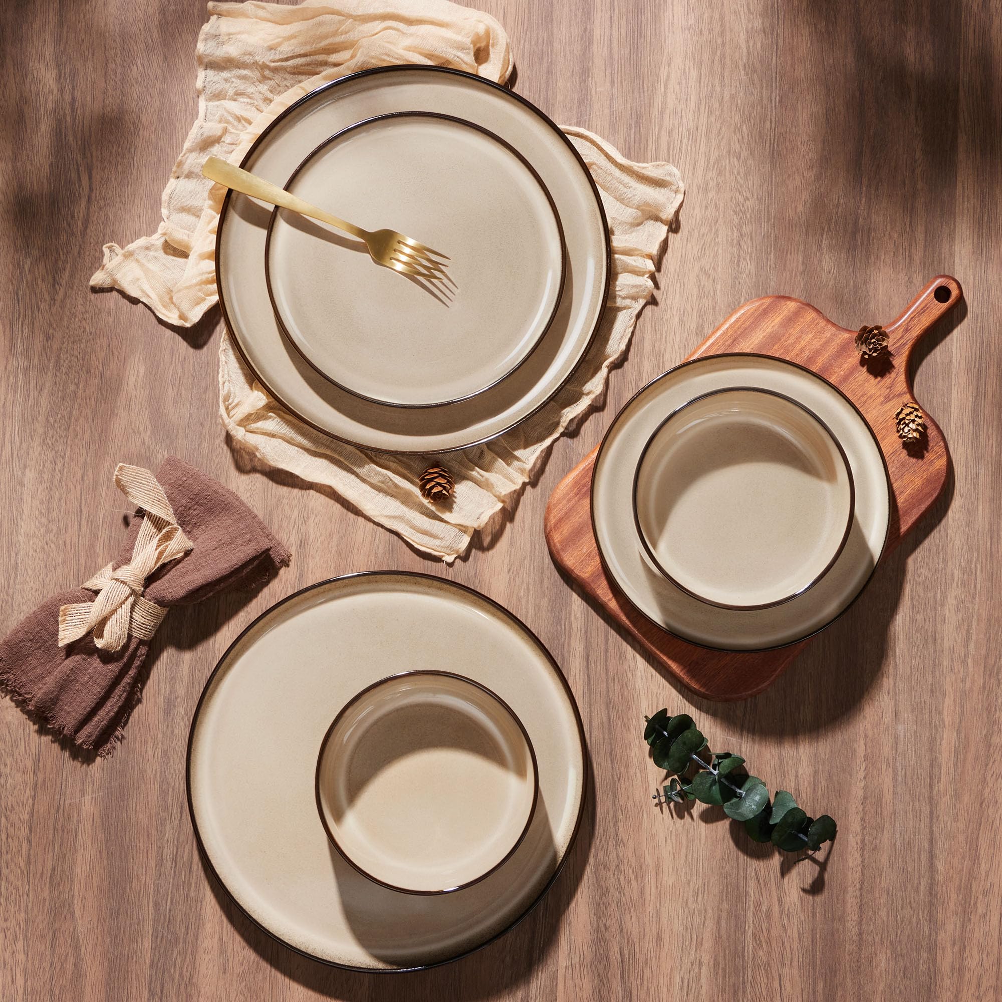 E-far stackable dishware for easy kitchen storage