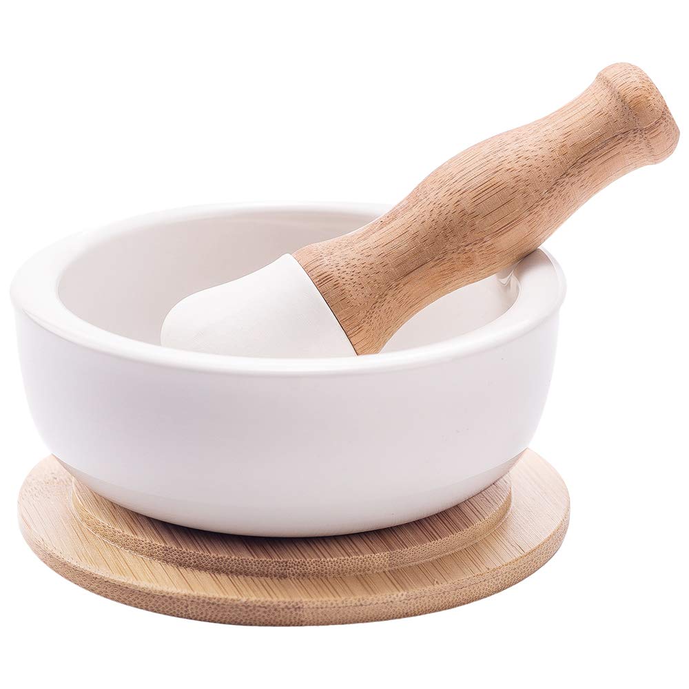 E-liu porcelain mortar and pestle close-up shows durable, smooth surface ideal for grinding