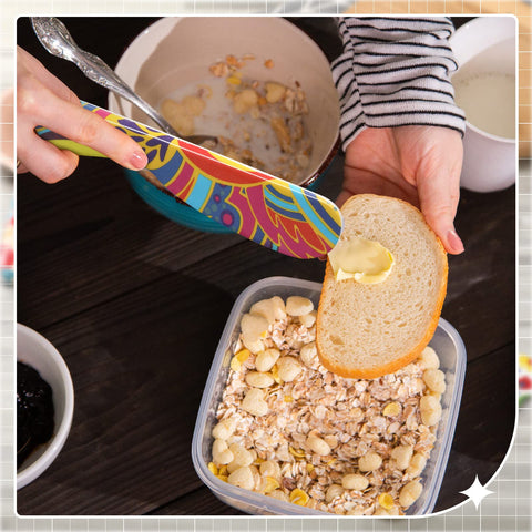 Eaasty compact butter spreader for easy storage and travel