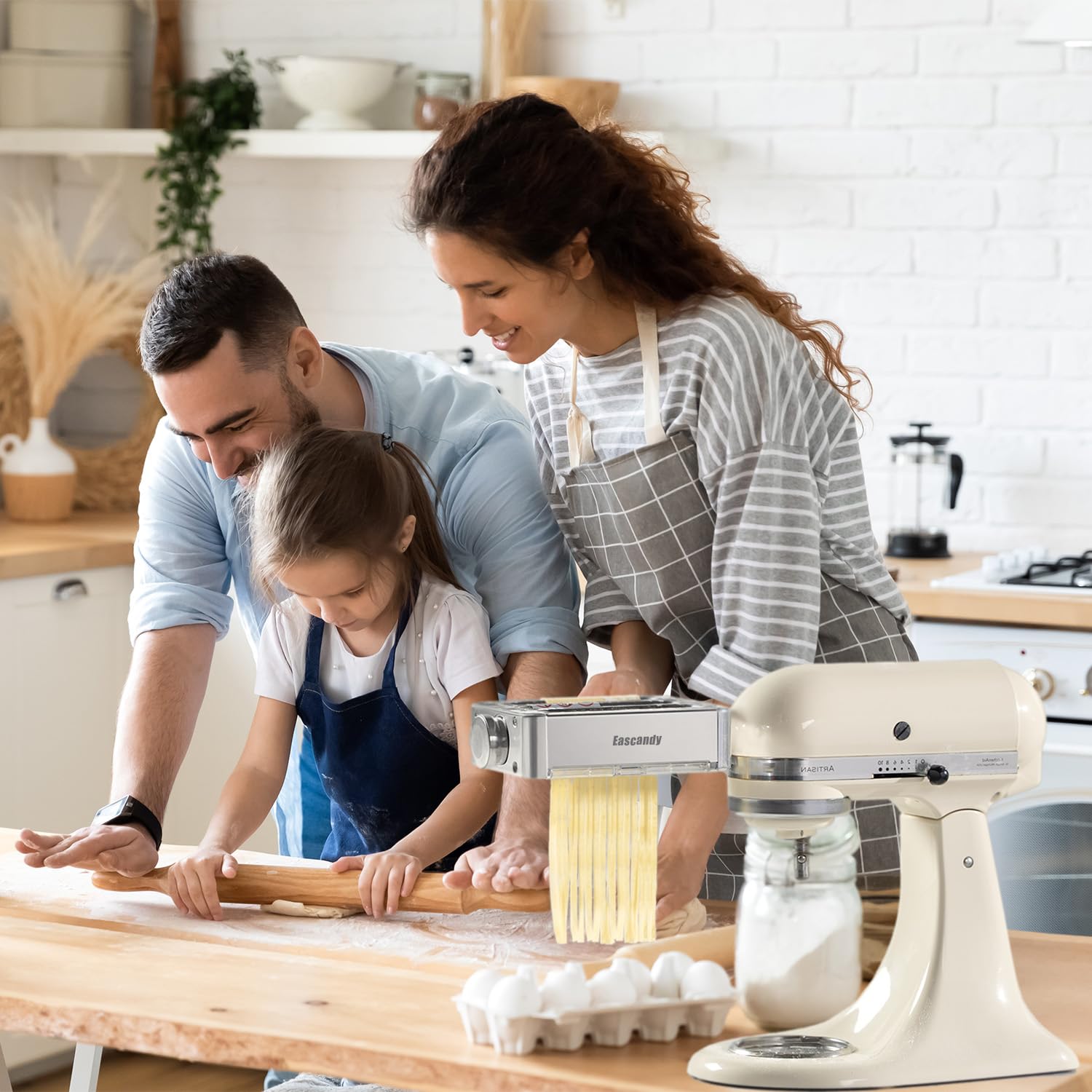 Eascandy cleaning brush included for quick maintenance after pasta.