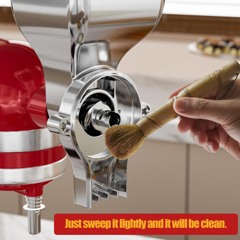 Eascandy removable chamber and brush simplify cleaning after milling.