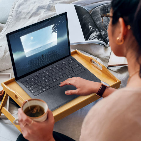 Easoger foldable legs enable quick setup as a bed table.
