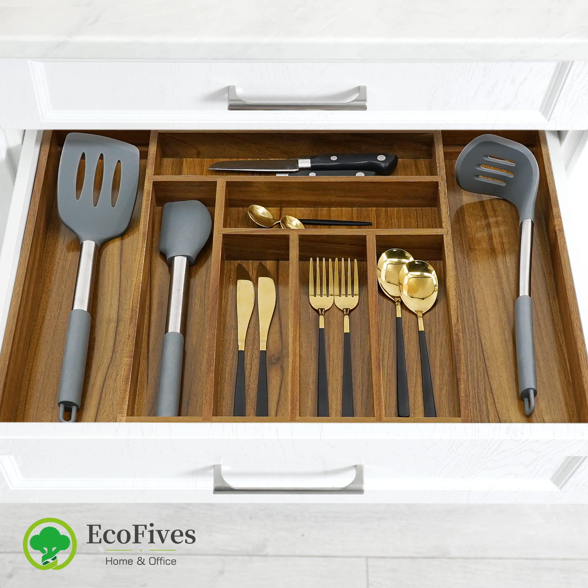 Space-saving kitchen organization with EcoFives drawer tray.