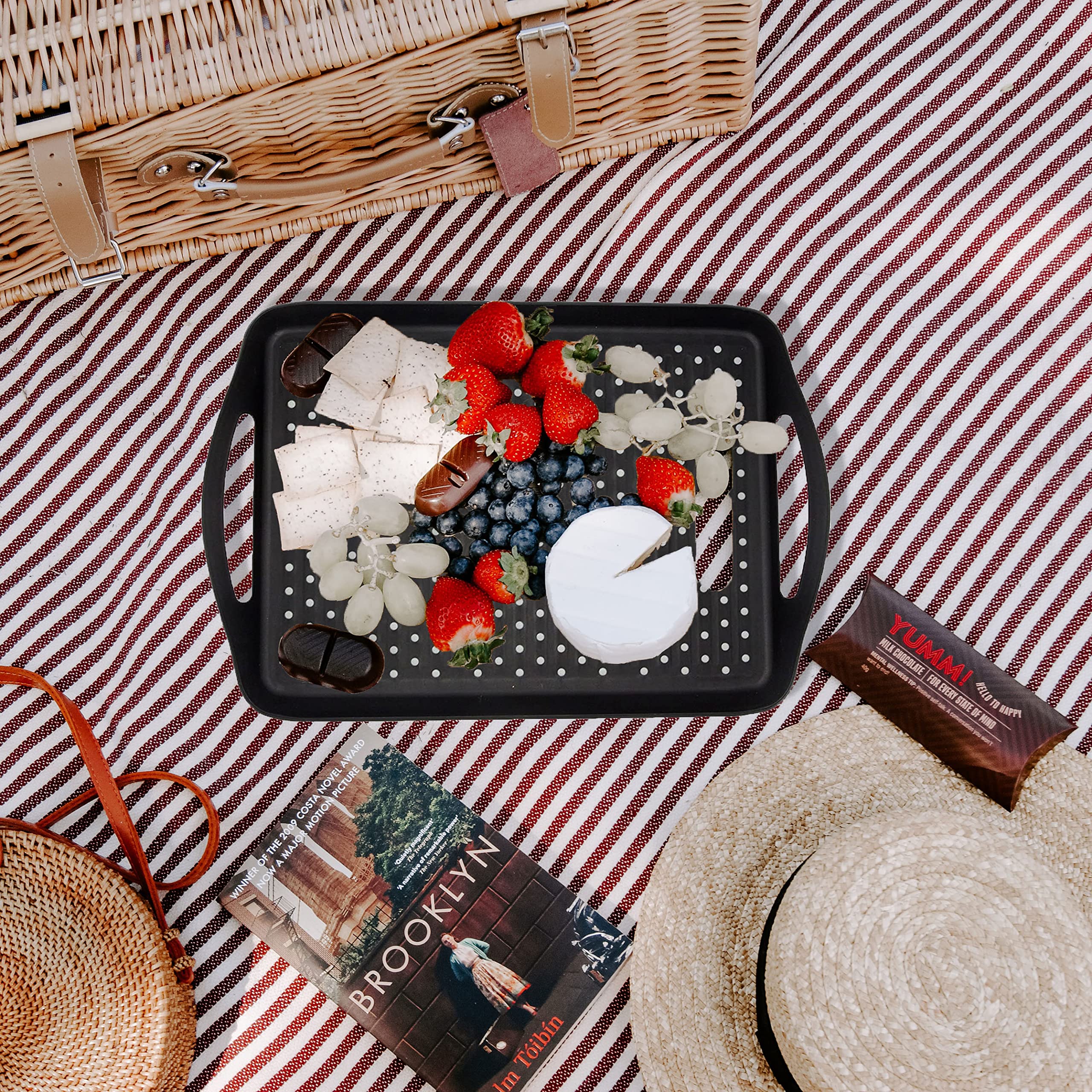 ECOIOU versatile tray for breakfasts, picnics, or TV snacks.