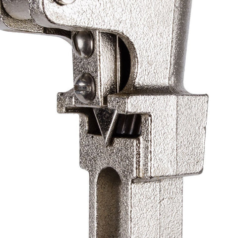 In use, Edlund 11100 opens cans quickly with consistent results.