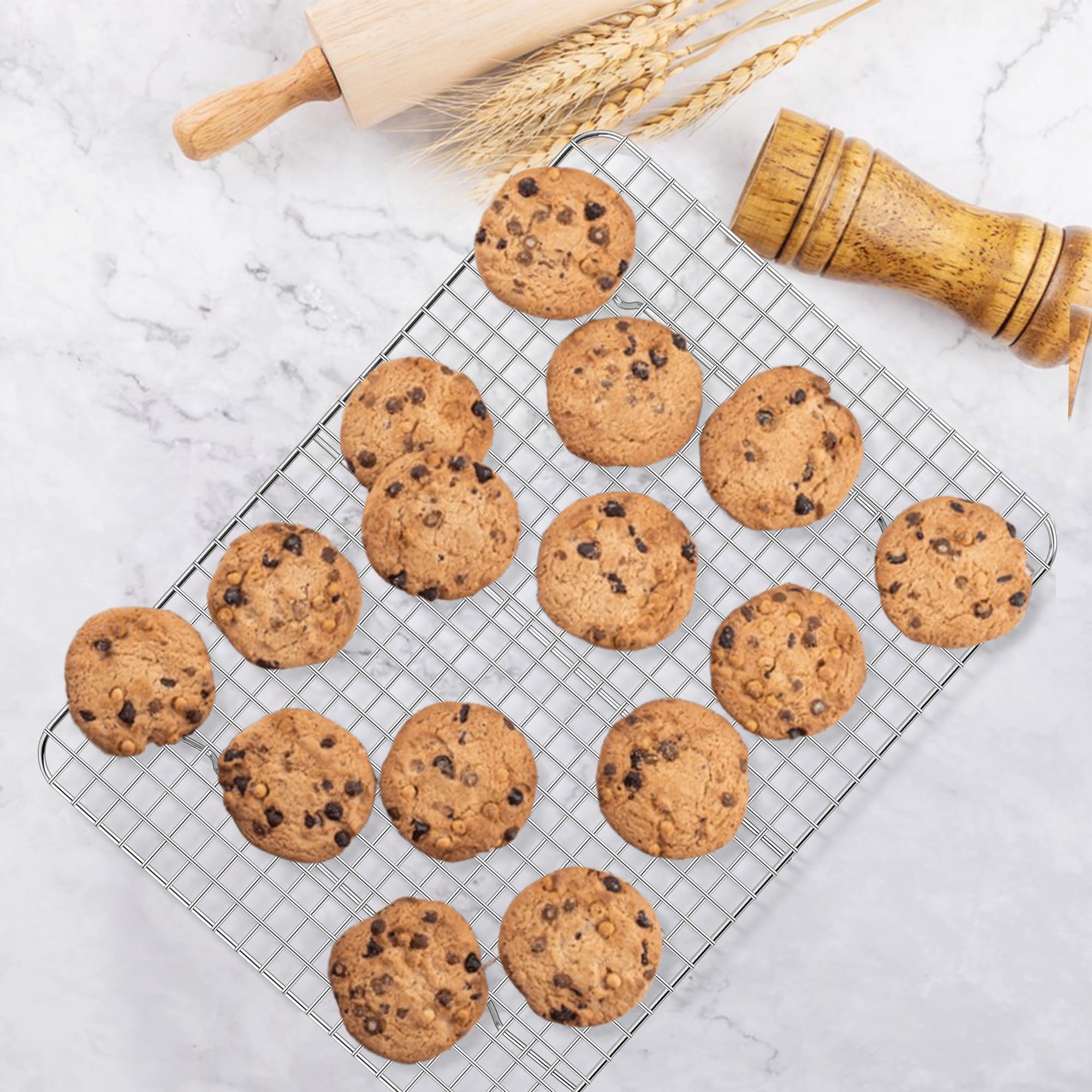 E-far dishwasher-safe sheet and rack simplify cleanup after roasting.