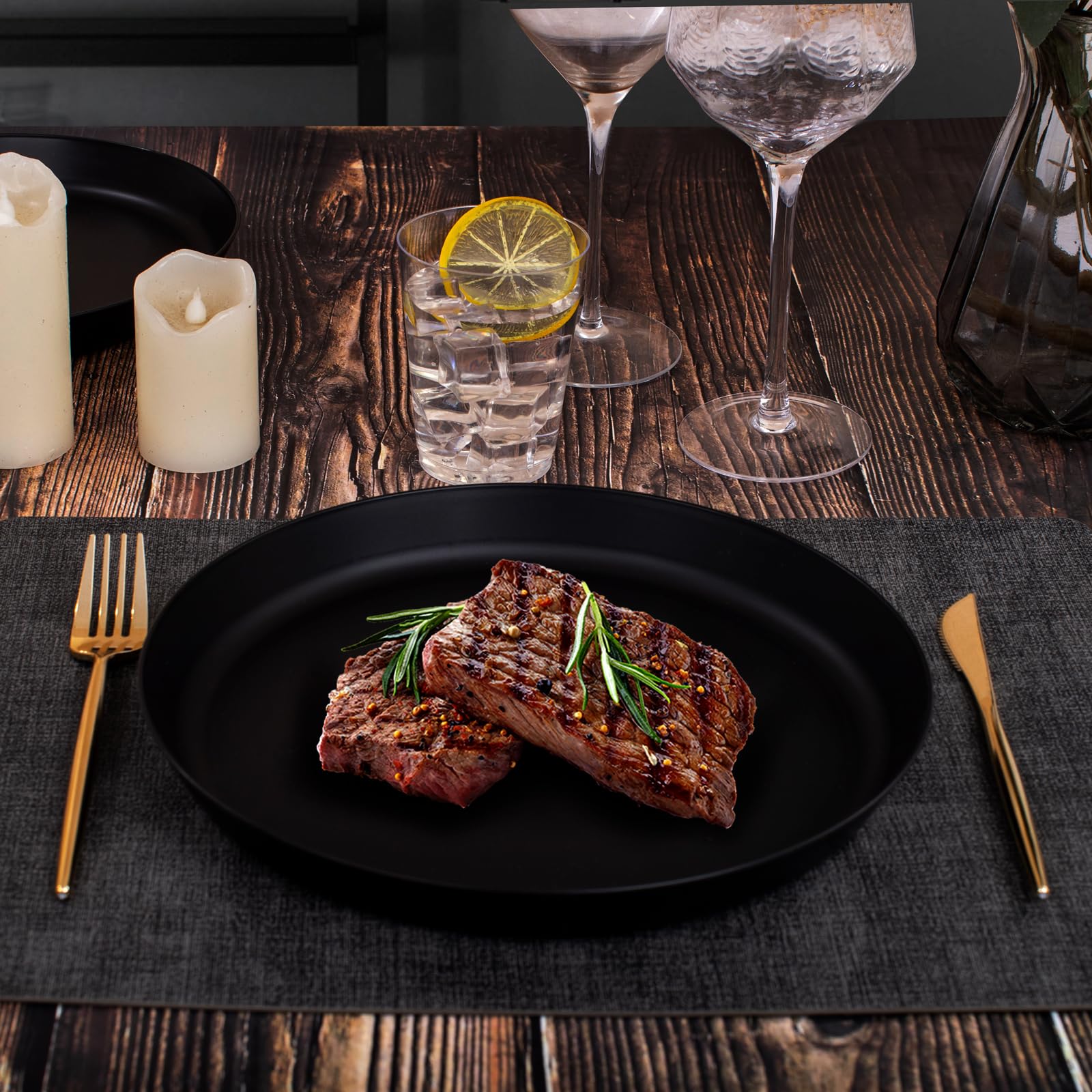 ejonirinjonir EI 18pcs black wheat straw plates close-up highlighting lip edge.