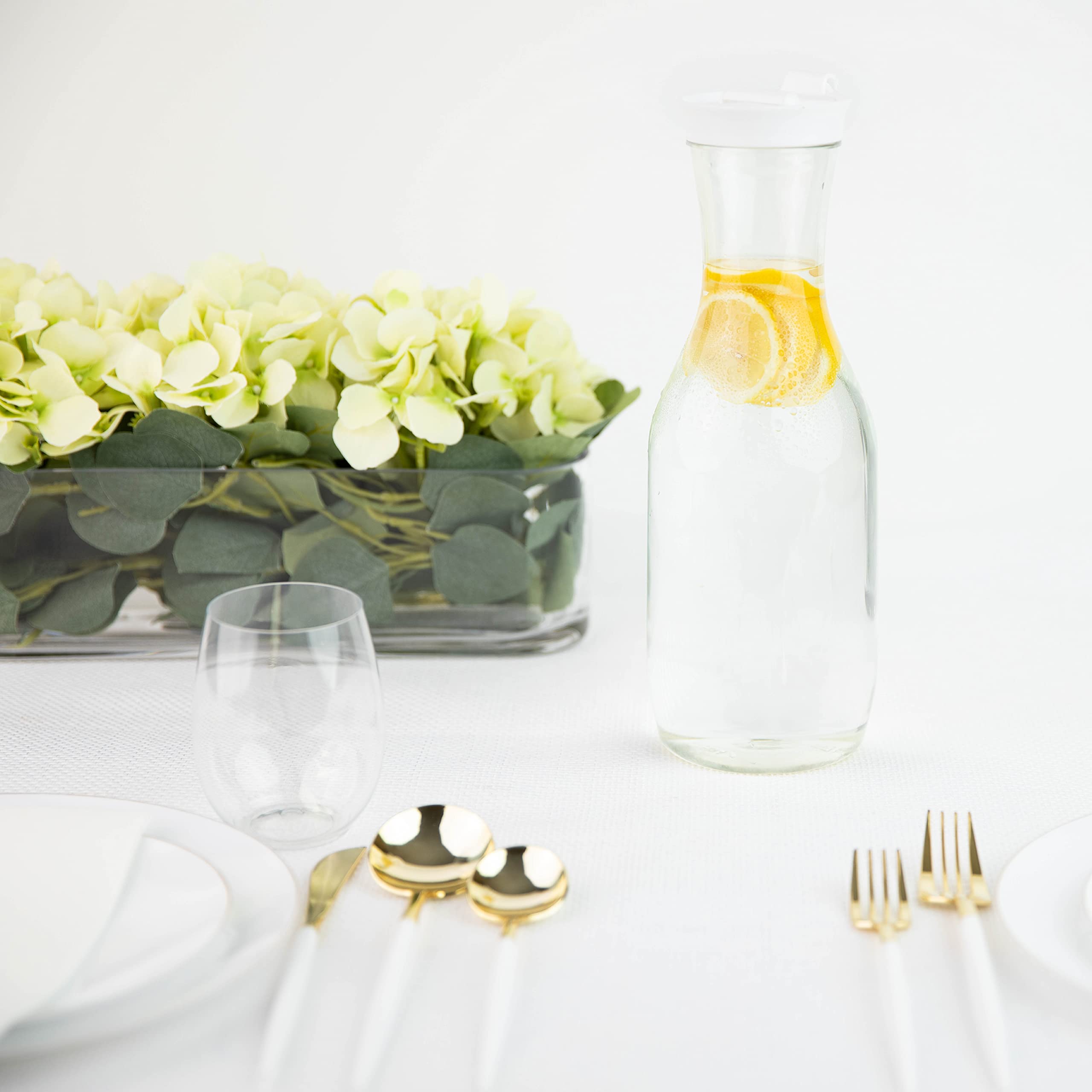 Elegant Disposables iced coffee pitcher keeps cold drinks neatly poured for quick service.
