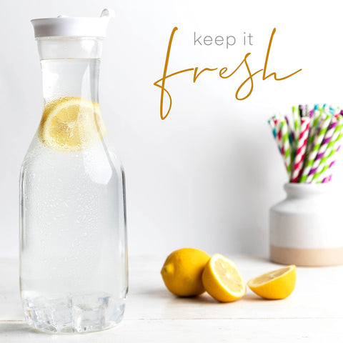 Elegant Disposables wine decanter-style pitcher for elegant table presentation and versatile beverage serving.