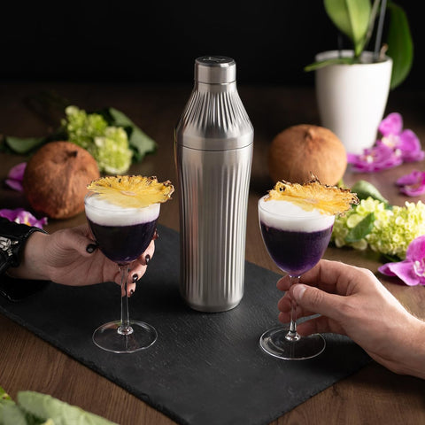 Shaker compatible with most Hawthorne strainers for flexible use