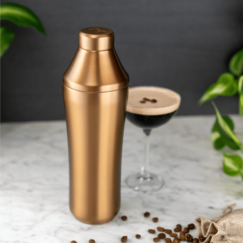 Elevated Craft 28oz capacity suits home bartenders for crowd-friendly cocktails.