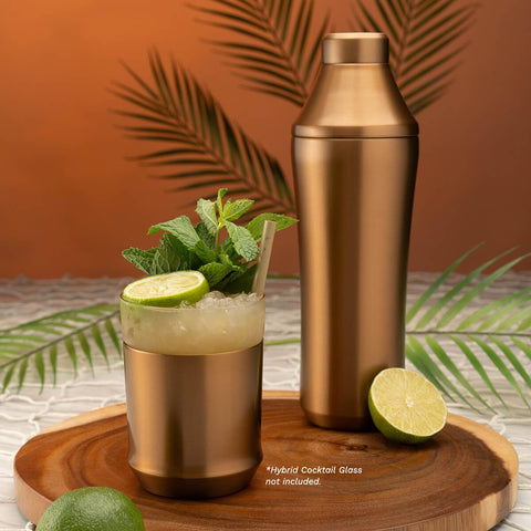 Elevated Craft vacuum-insulated exterior keeps drinks cold without condensation.