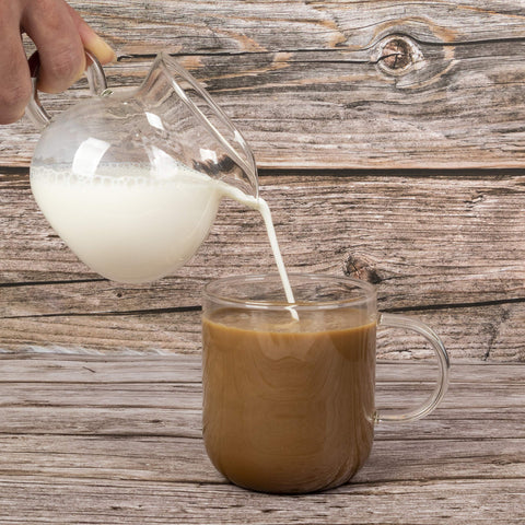 ELITEA pour-spout design pitcher enables controlled, spill-free serving.