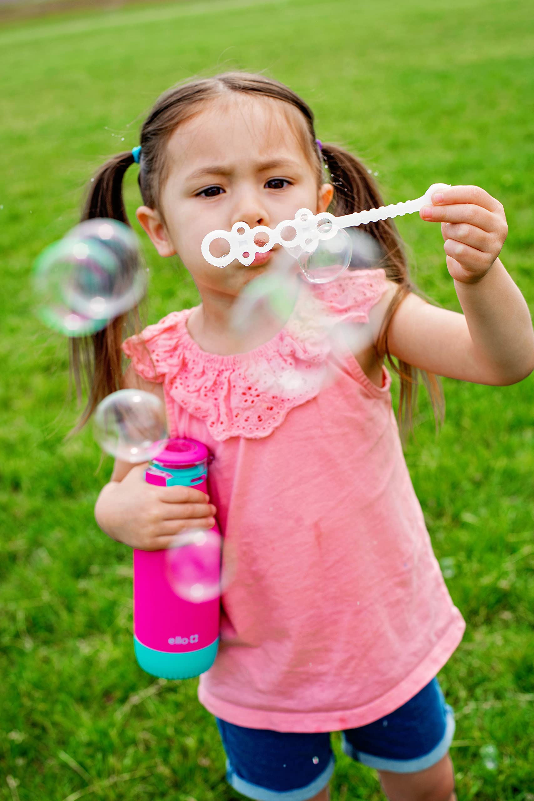 Ello Emma bottle features a soft silicone straw for easy sipping