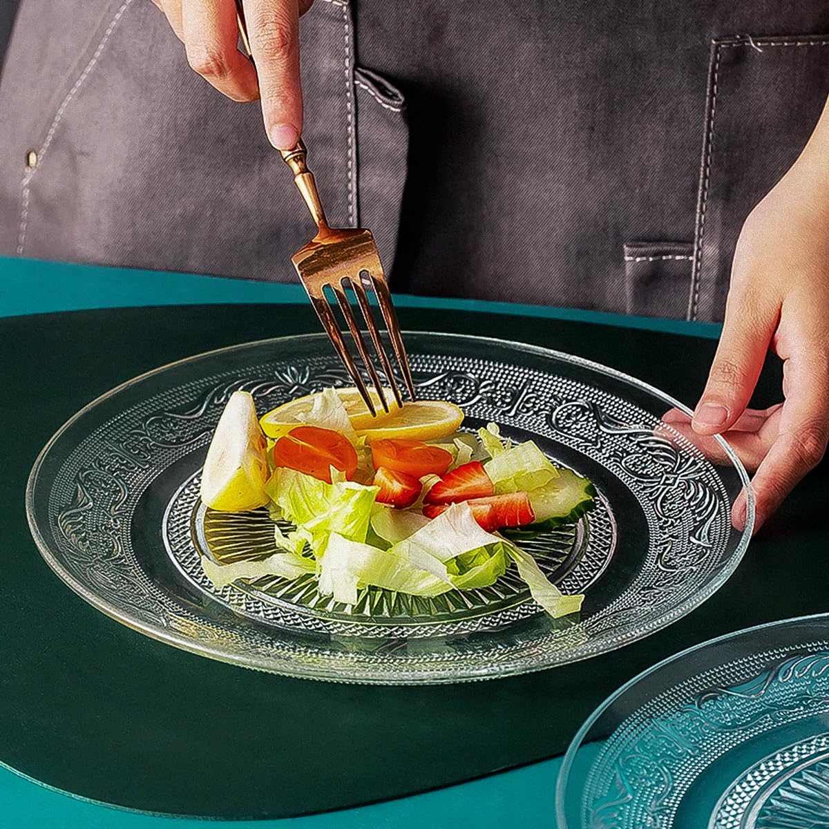 Elsjoy multiuse plates fit pasta, salad, fruit and dessert presentations.