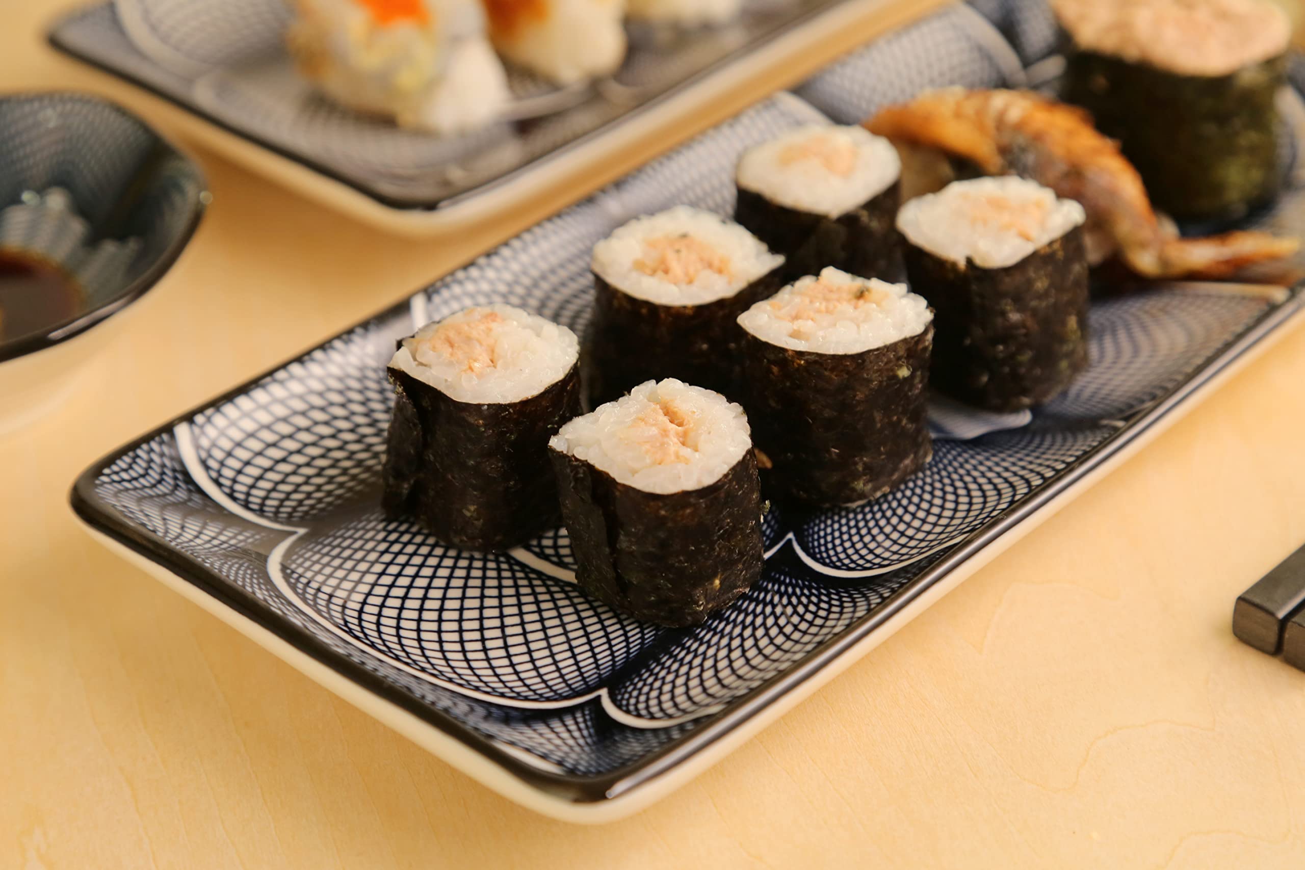 ELUSH chopsticks holders keep dining space neat and tidy.