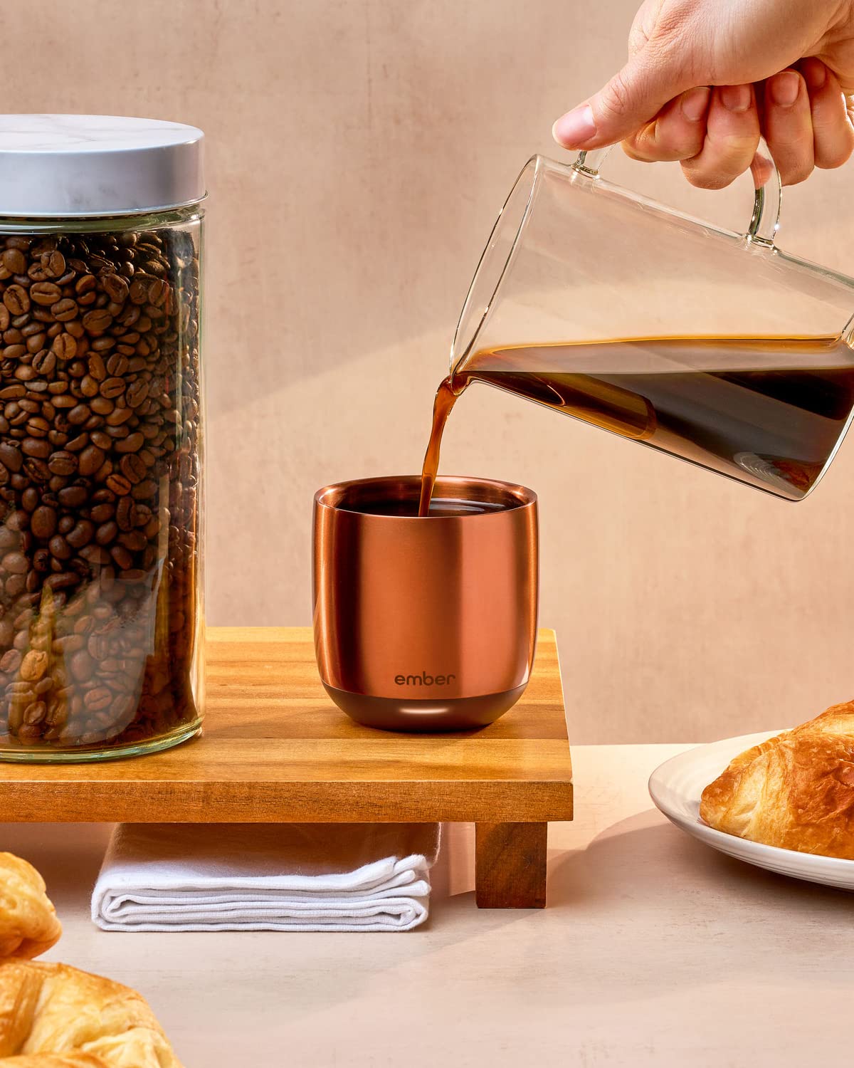 Ember Cup scratch-resistant coating keeps the cup looking new during daily use.