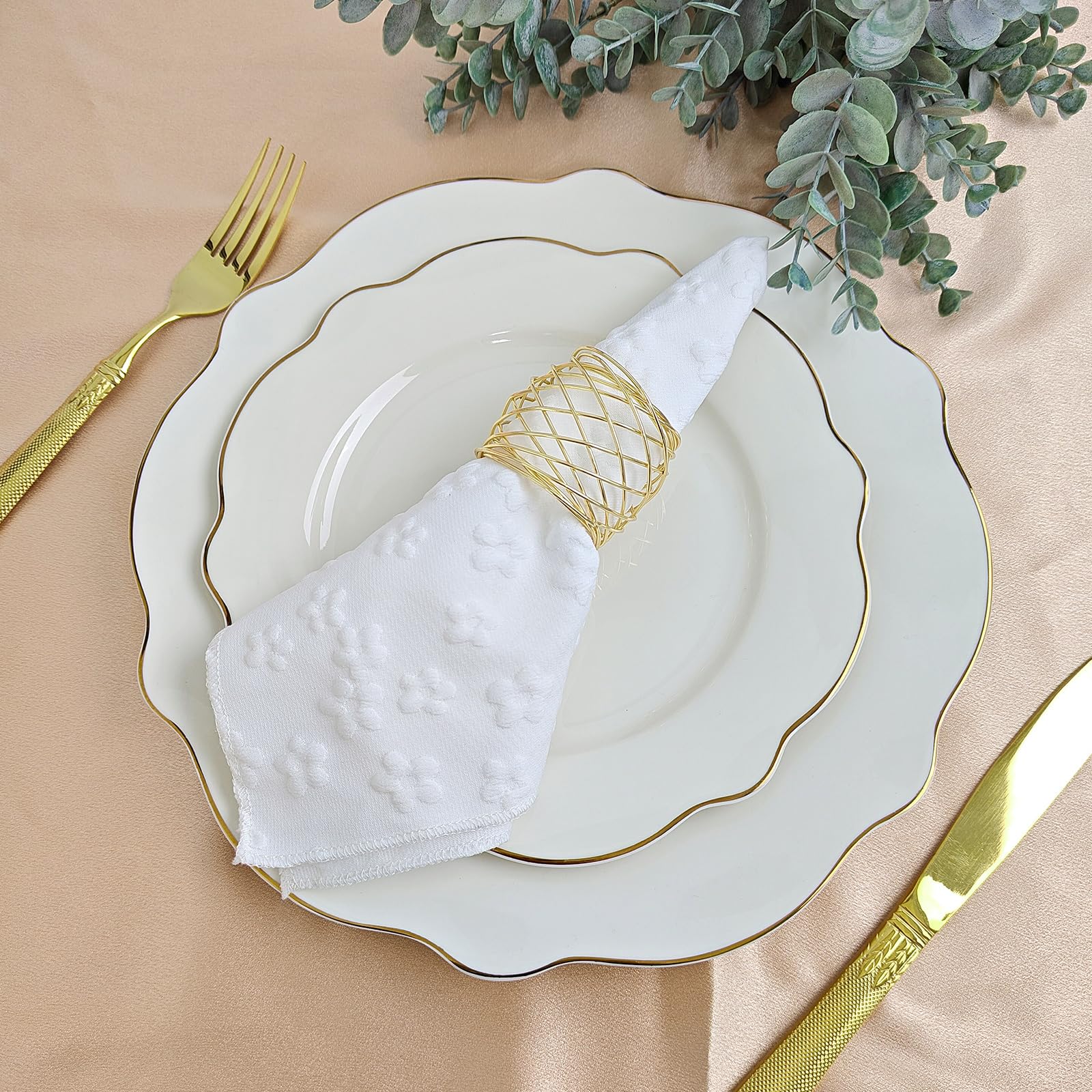 EMORBALS easy-to-use napkin ring design for quick meal setup