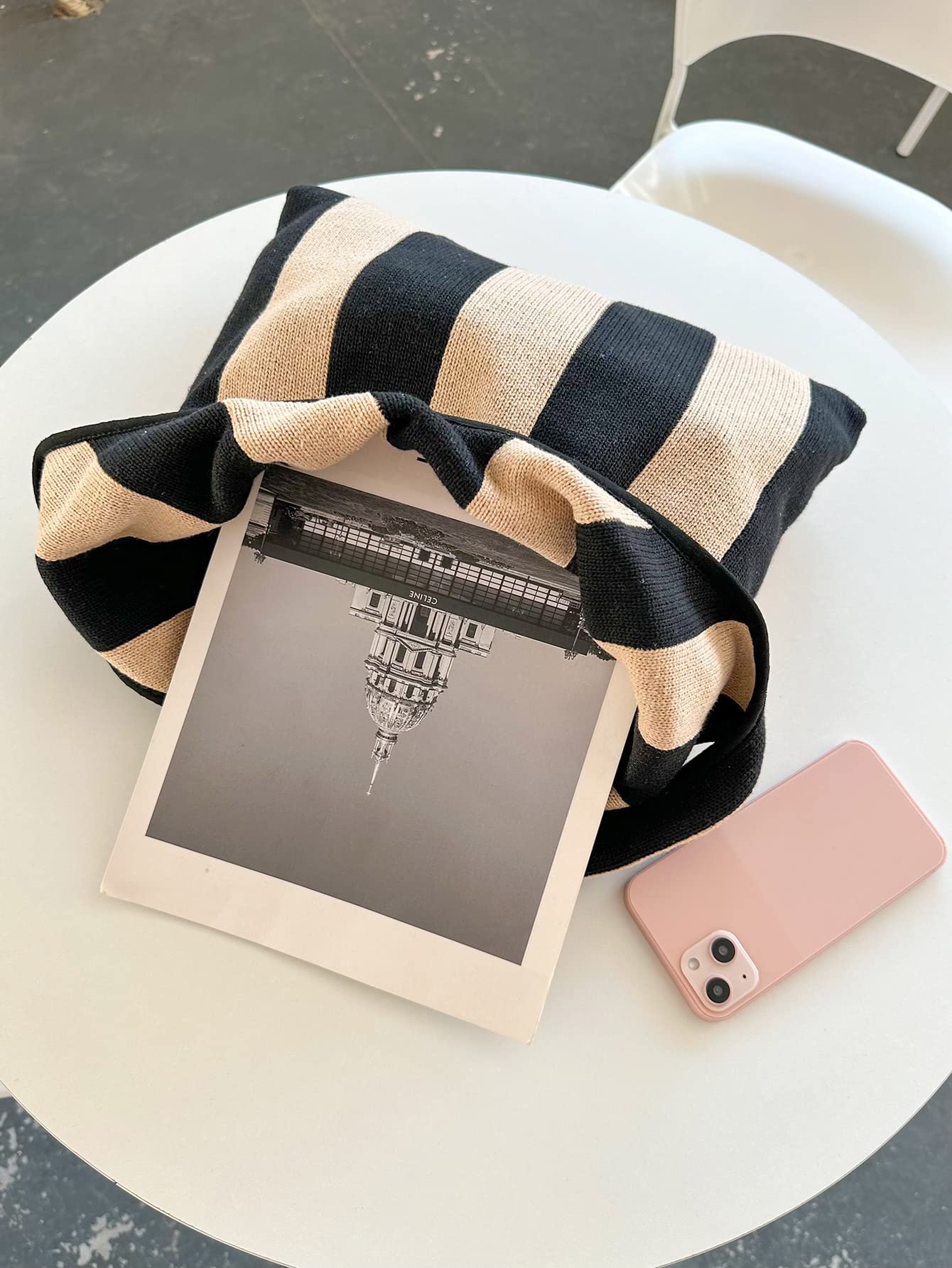 ENBEI foldable lightweight bag, easy to stash.