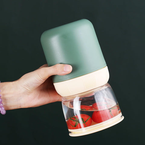 Eorbow 2in1 design keeps dry and wet foods separate for freshness.