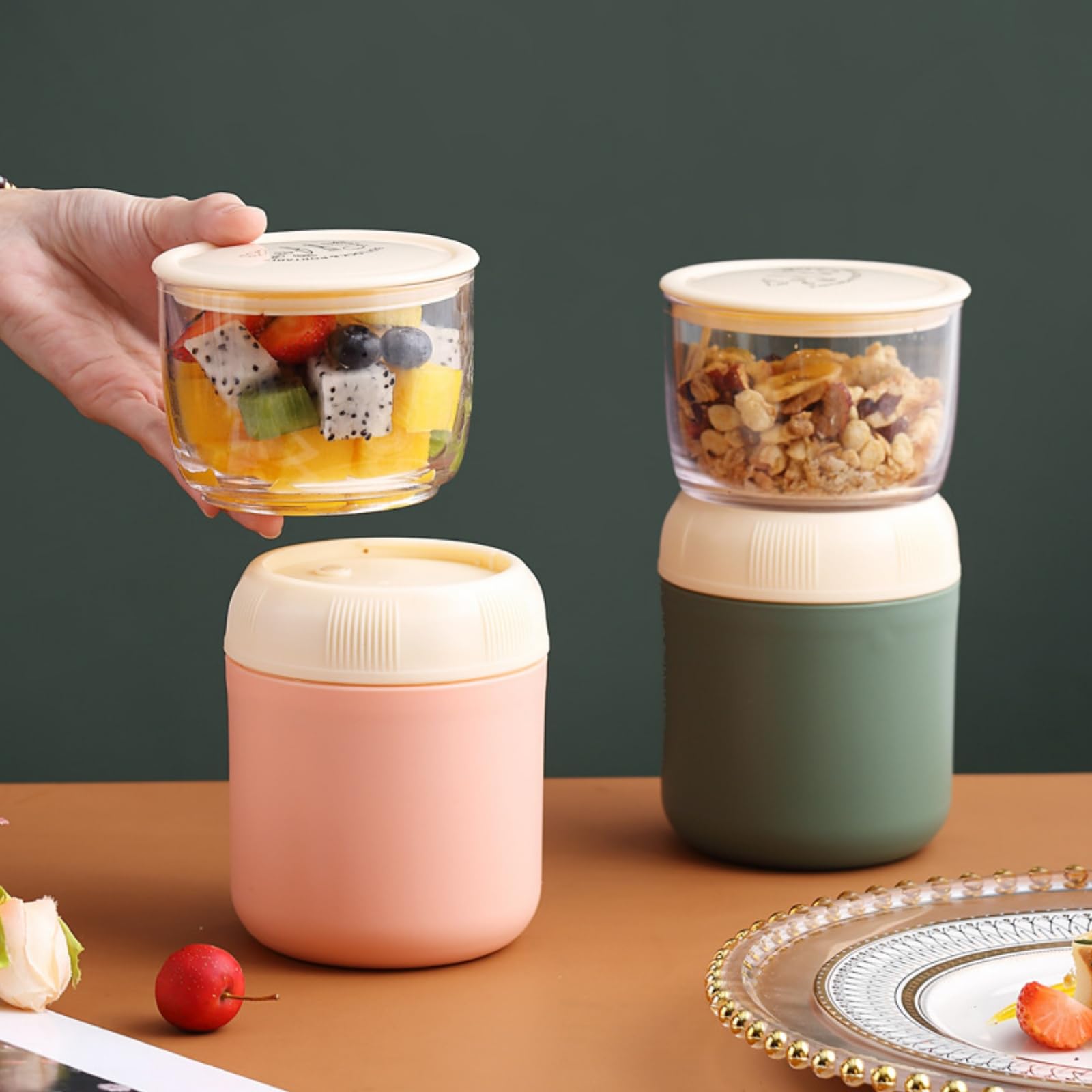Eorbow compact, gift-ready breakfast container for everyday meals.