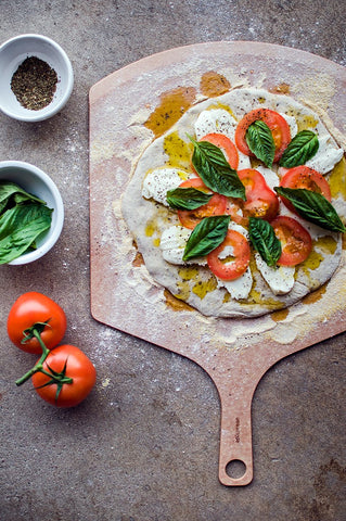 Epicurean pizza peel surface is knife-friendly to protect blades