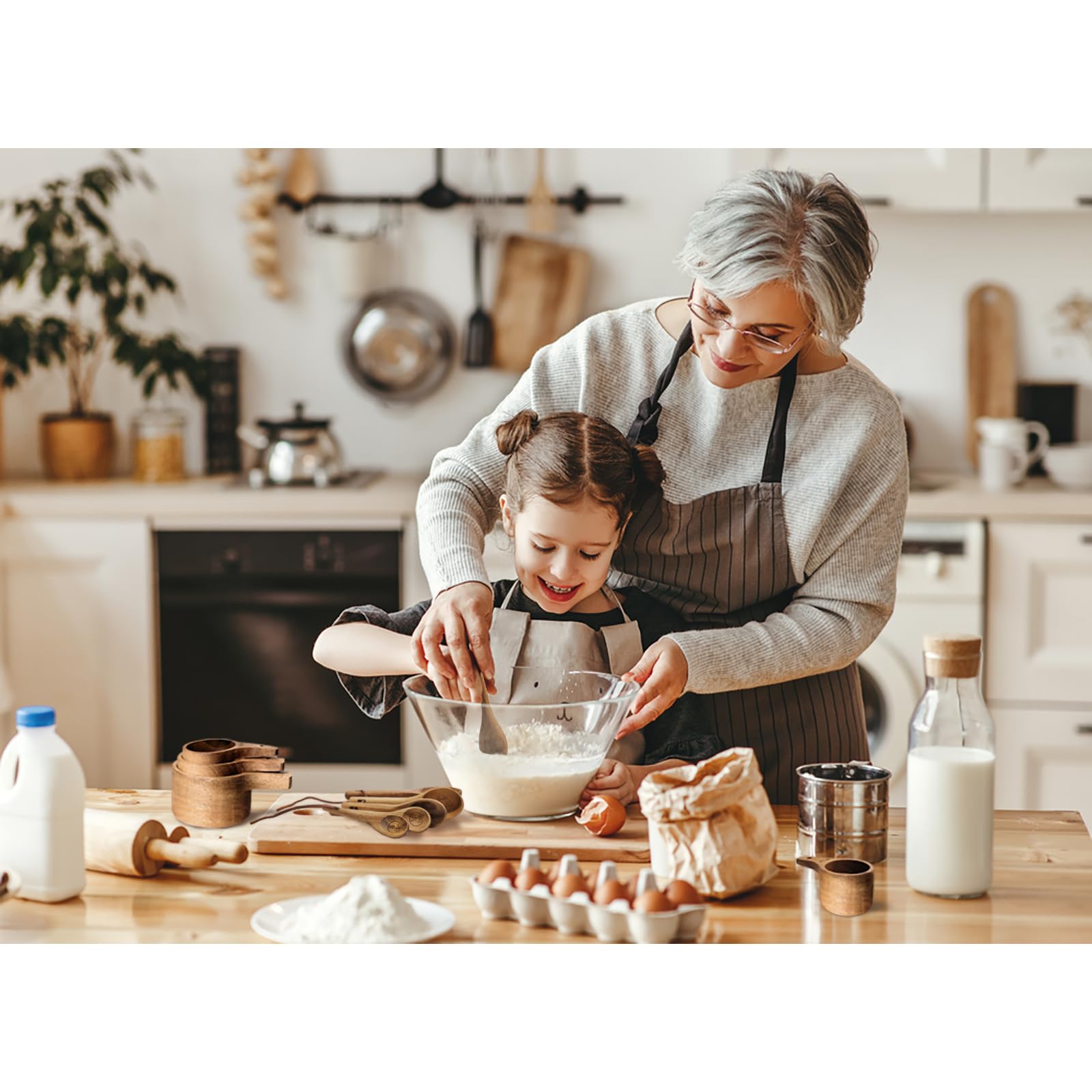 Esie Houzie stacking design keeps counters tidy and easy to grab.