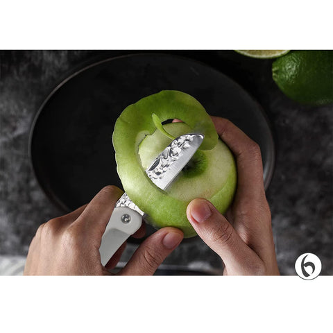 Esie Houzie swivel peeler, smooth peeling for fruits and vegetables.
