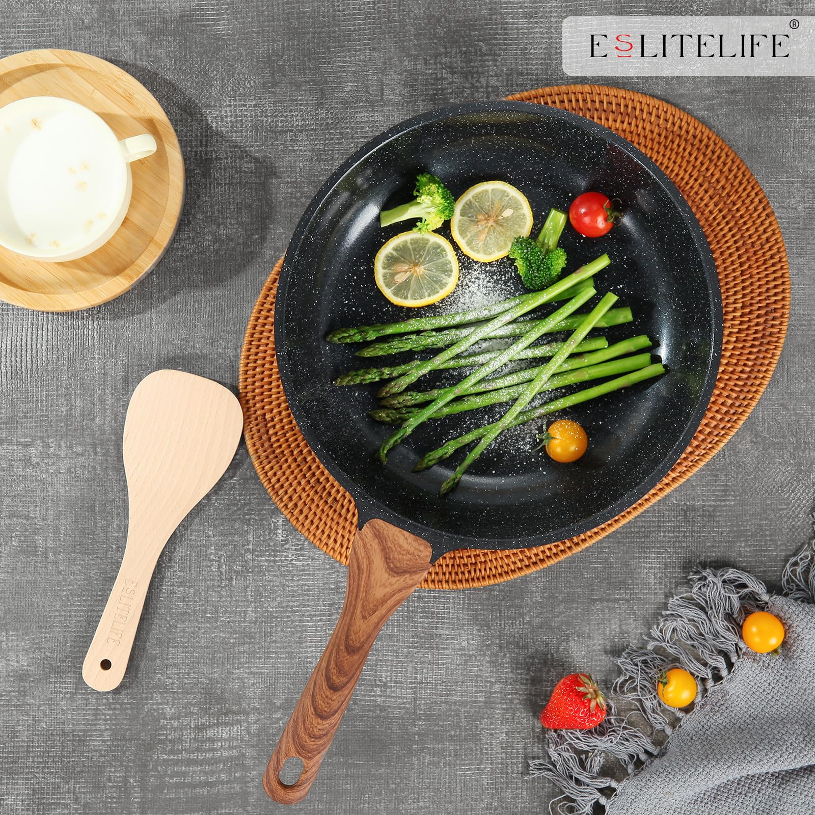 ESLITE LIFE eggs and vegetables slide easily with little oil.