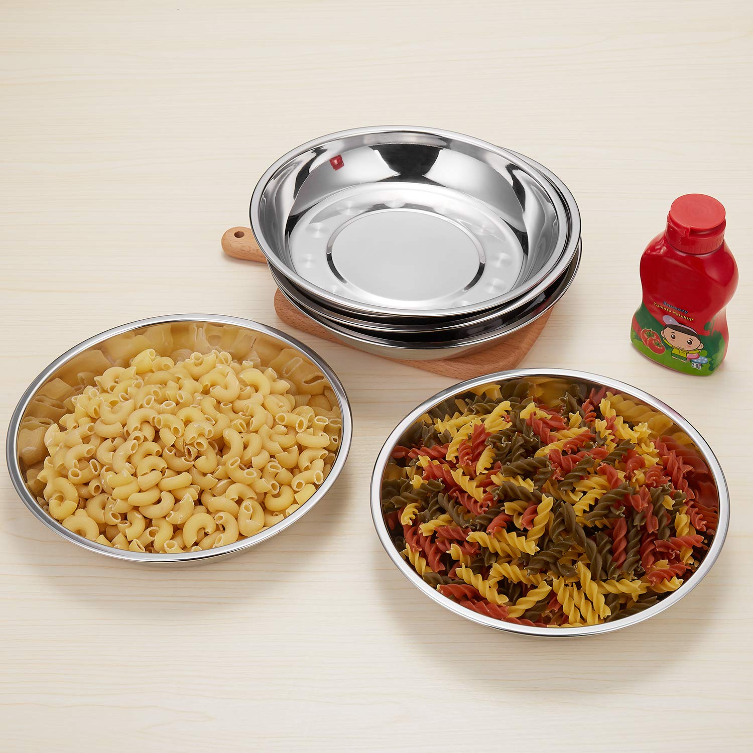 Eslite stackable plate saves cabinet space in busy kitchens.