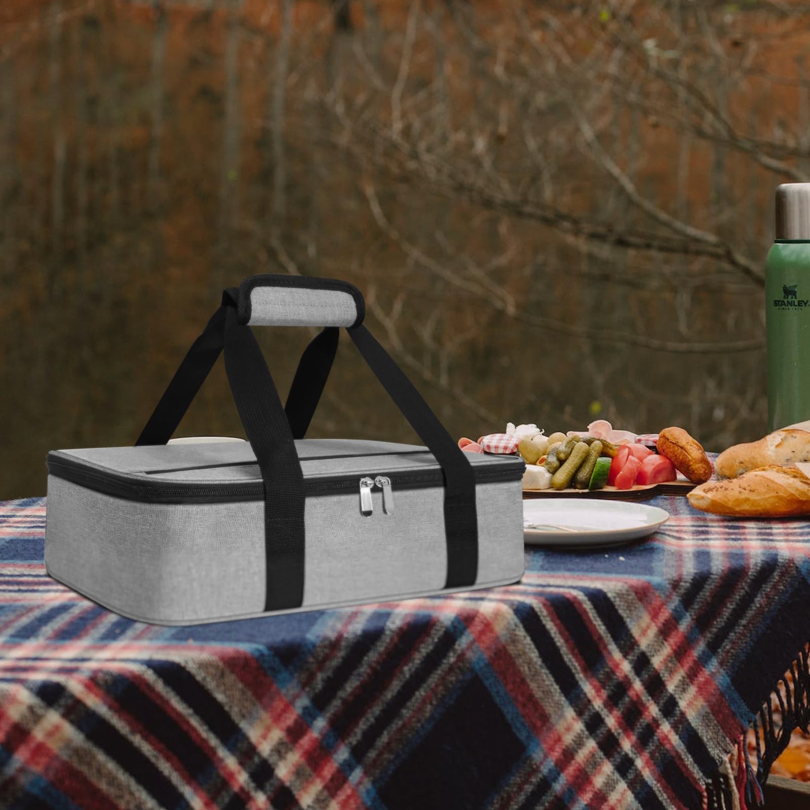 Esouler durable Oxford fabric plus aluminum film helps maintain temperature.